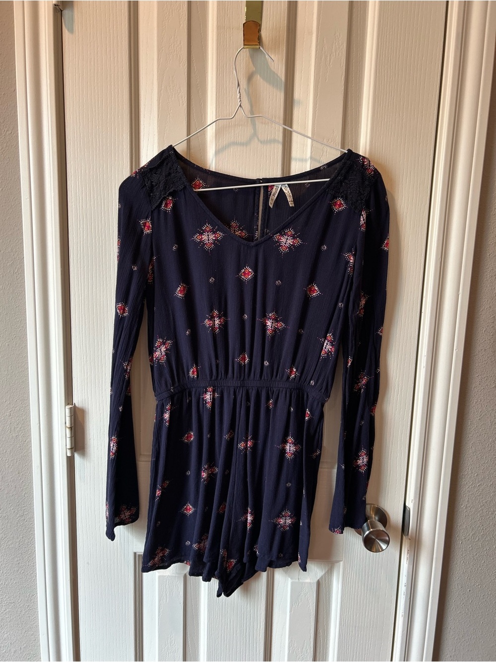 Mudd Navy Floral Printed V-Neck Top